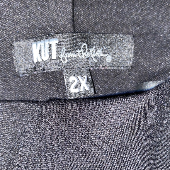 Kut from the Kloth Angie Skinny Leggings in Excellent Condition - Picture 2 of 9